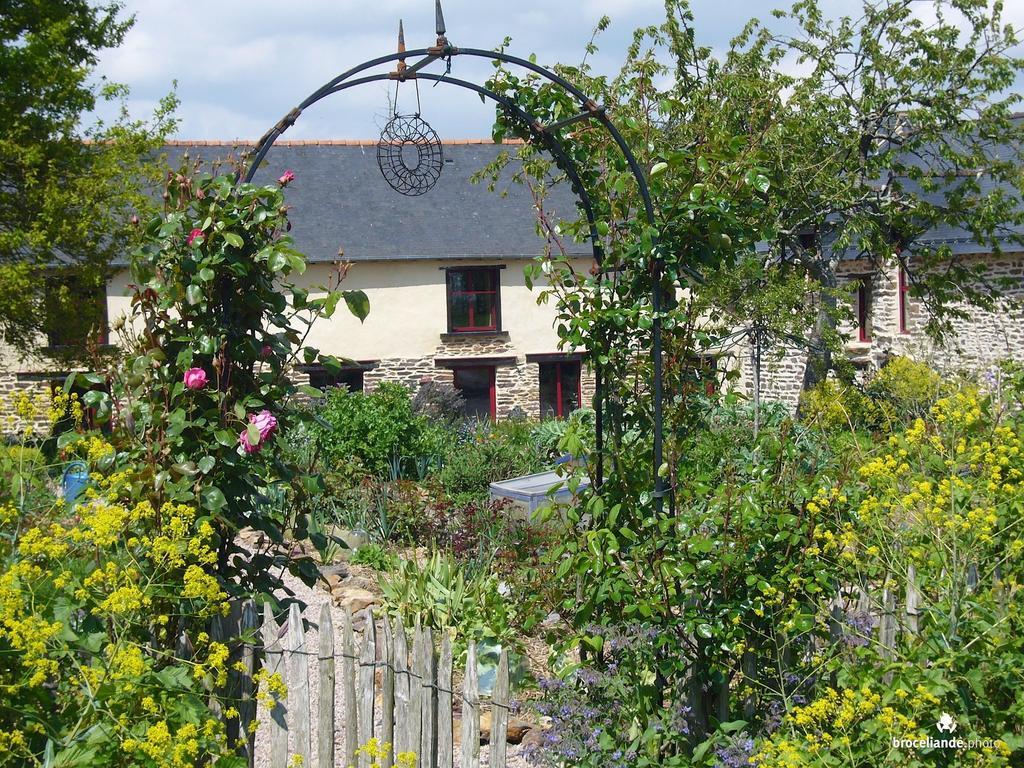 Chambres D'Hotes Logis De L'Etang De L'Aune Iffendic Kültér fotó